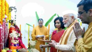 PM Modi’s Ganpati Puja Visit to CJI’s Residence Sparks Controversy