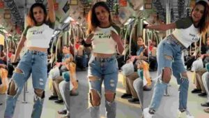 Watch: Woman Dances to Aaj Ki Raat from Stree 2 on Delhi Metro