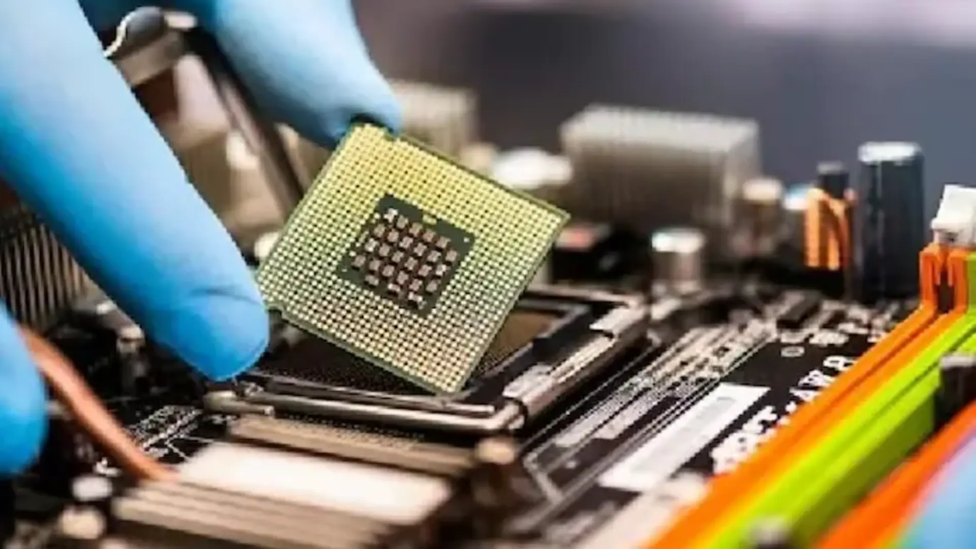 Cabinet Approves Fifth Semiconductor Unit in Gujarat