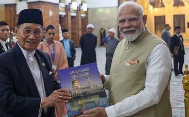 PM Modi Visits Iconic Brunei Mosque, Unveils New Indian Chancery