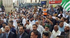 WATCH| Large Muslim Gathering In Luton Supermarket Sparks Mixed Reactions