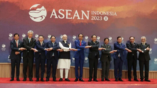 PM Modi Takes Center Stage at East Asia Summit, Highlights India's Role in ASEAN