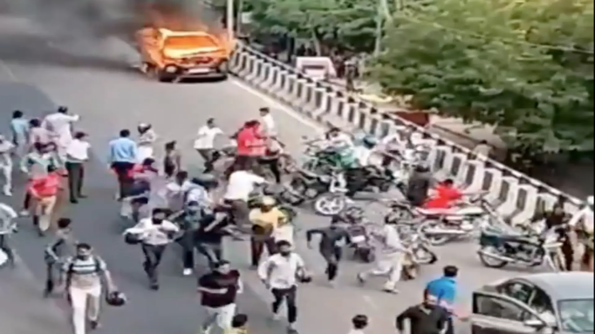 WATCH| Car on Fire Drives Through Jaipur Streets Terrorising Passersby