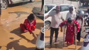 JD(S) Criticizes Bengaluru’s Infrastructure After Woman Falls Into Pothole On Waterlogged Street | WATCH