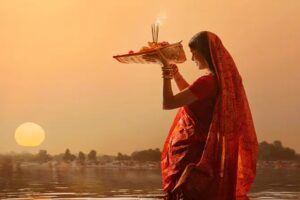 Chhath Puja: Devotees Offer Arghya to Risiing Sun Across India