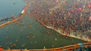 Mahakumbh 2025: Safety Measures with 220 High-Tech Divers, 700 Boats on 24/7 Alert at Sangam