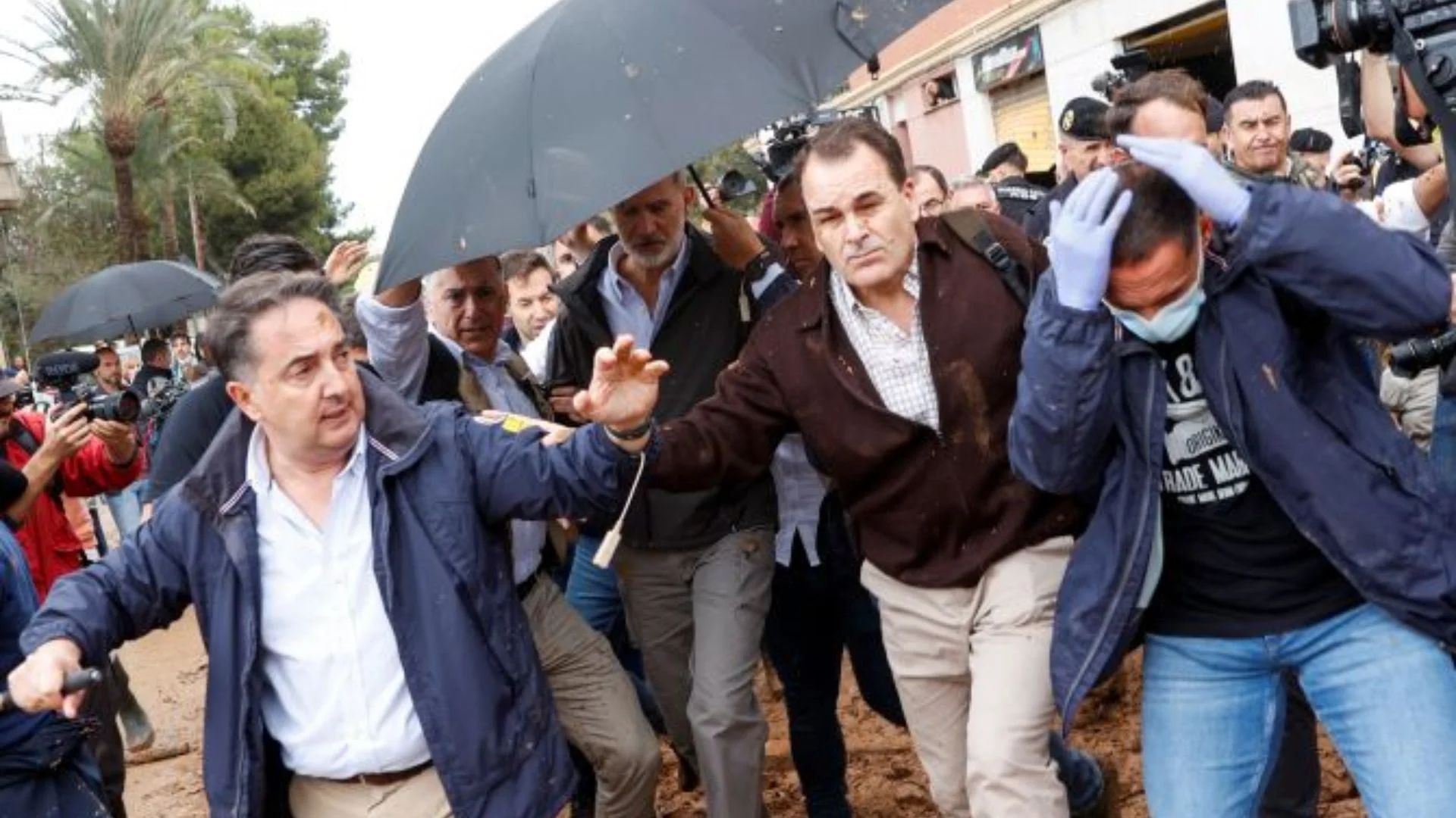 Angry Residents Boo King Felipe Throws Mud And Shouted Murderer During Valencia Flood Visit |Watch