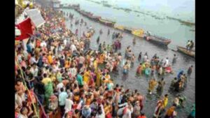 Devotees Take Holy Dip in Yamuna, Celebrate Bhai Dooj in Prayagraj