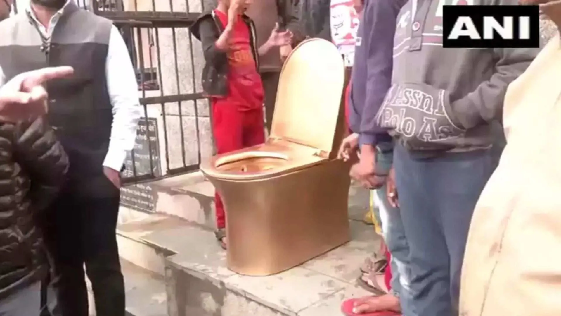 BJP Stages Gold-Plated Toilet Protest Against Kejriwal Amid Public Outrage | Watch