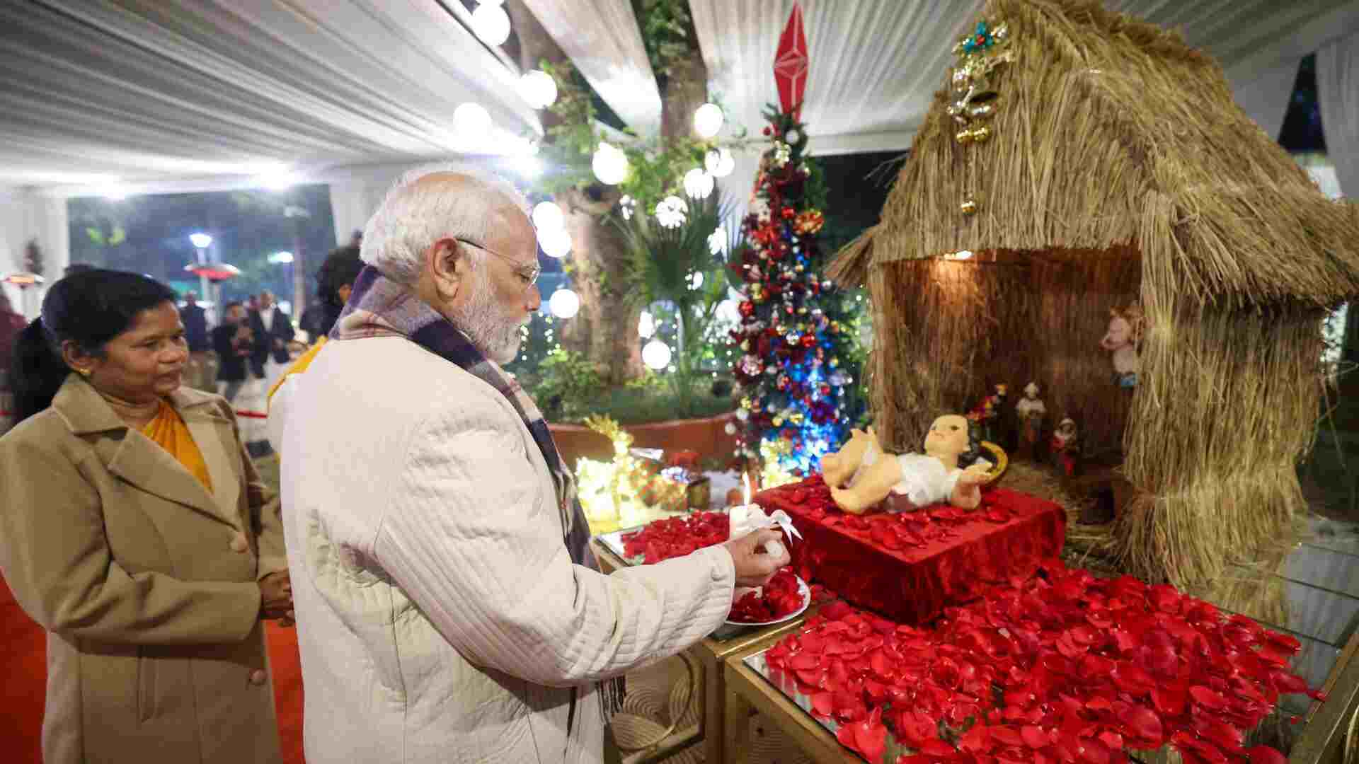 PM Modi Joins Christmas Celebrations At Union Minister George Kurian’s Home