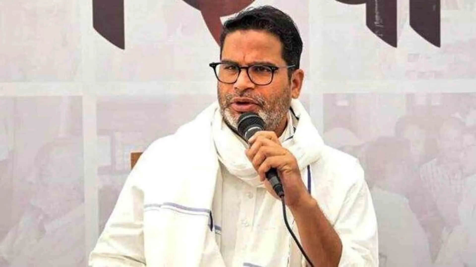 BPSC Aspirants Accuse Prashant Kishor of Abandoning Protest During Police Action