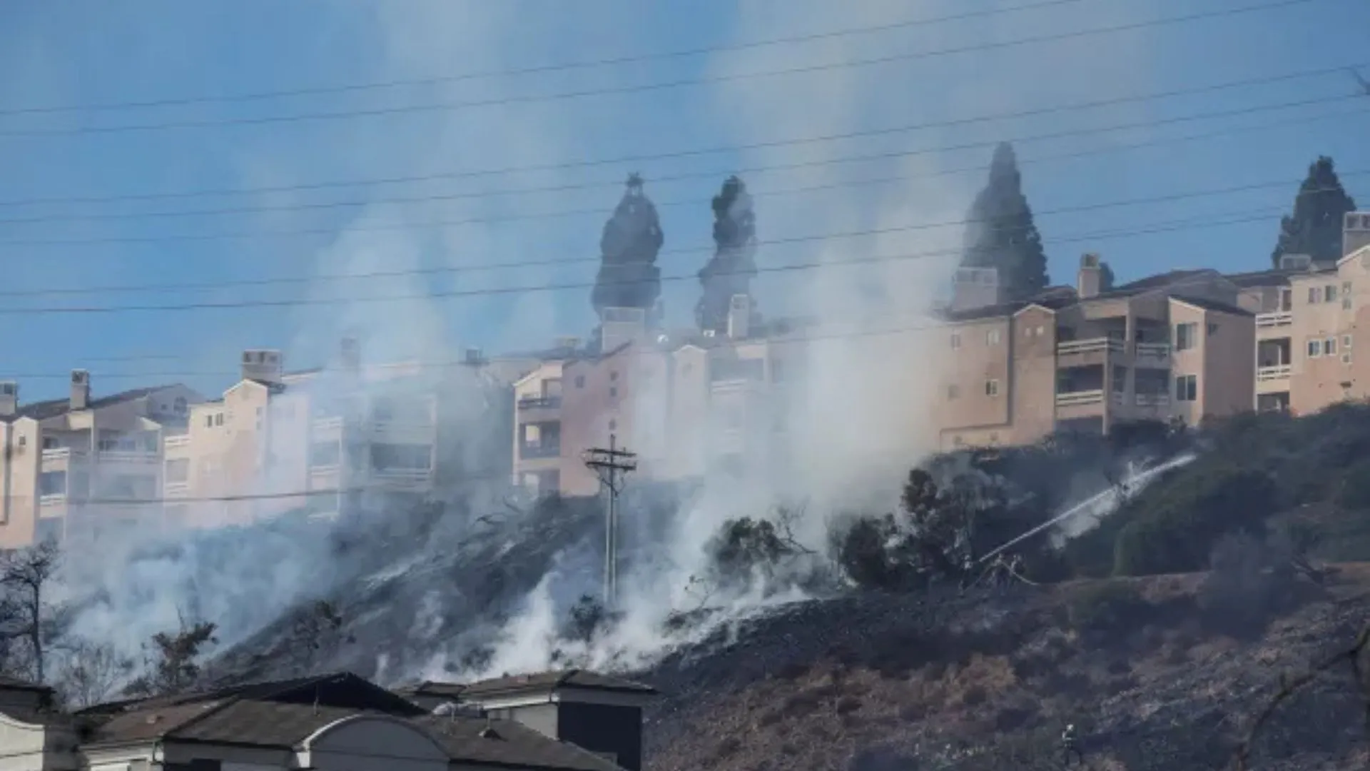 California: Friars Fire Near San Diego Mall Forces Evacuations