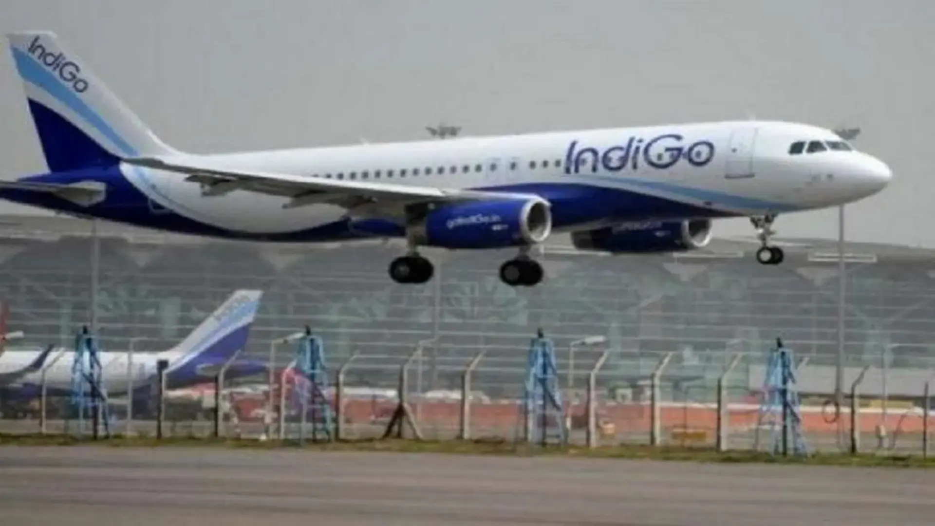 IndiGo Issues Advisory on Flight Disruptions Amid Low Visibility and Fog in North India