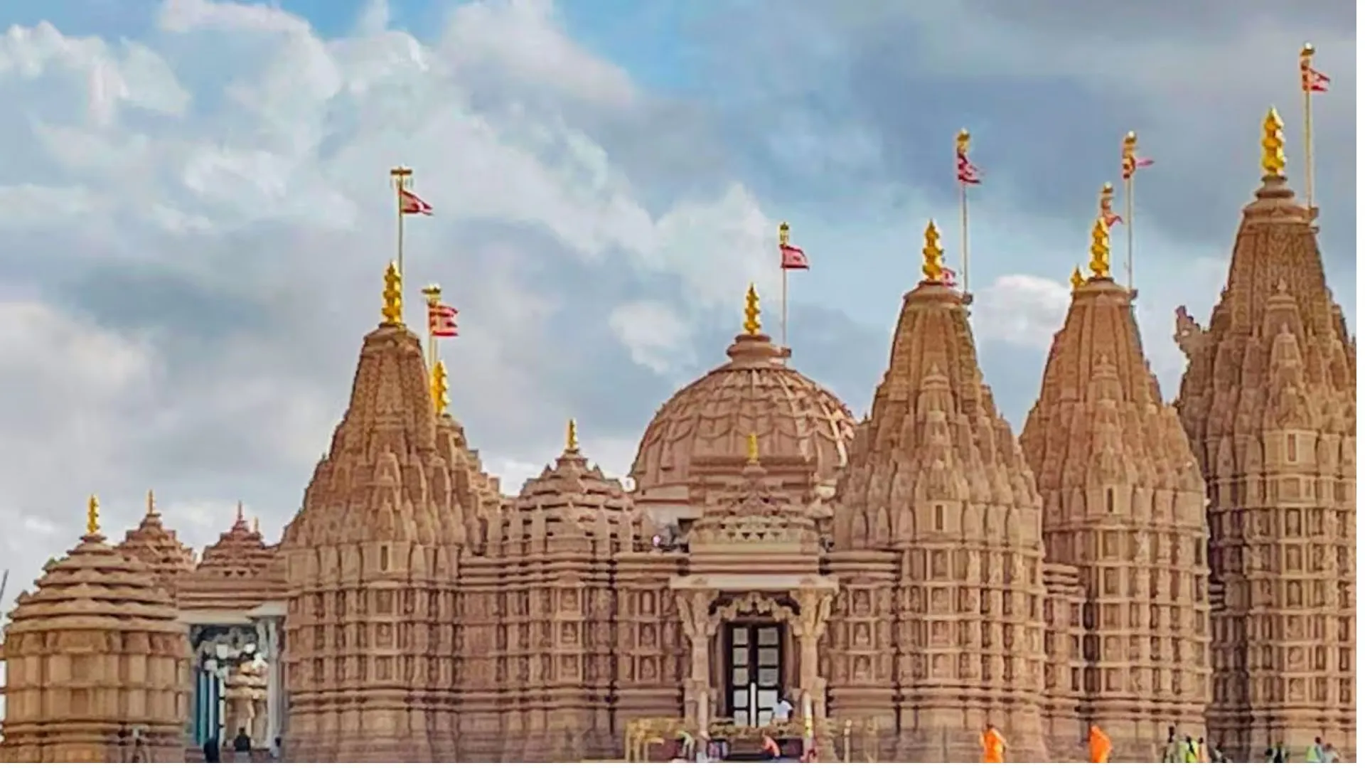 BAPS Hindu Mandir Abu Dhabi Welcomes More Than 10,000 visitors to Celebrate it’s First ‘Patotsav’