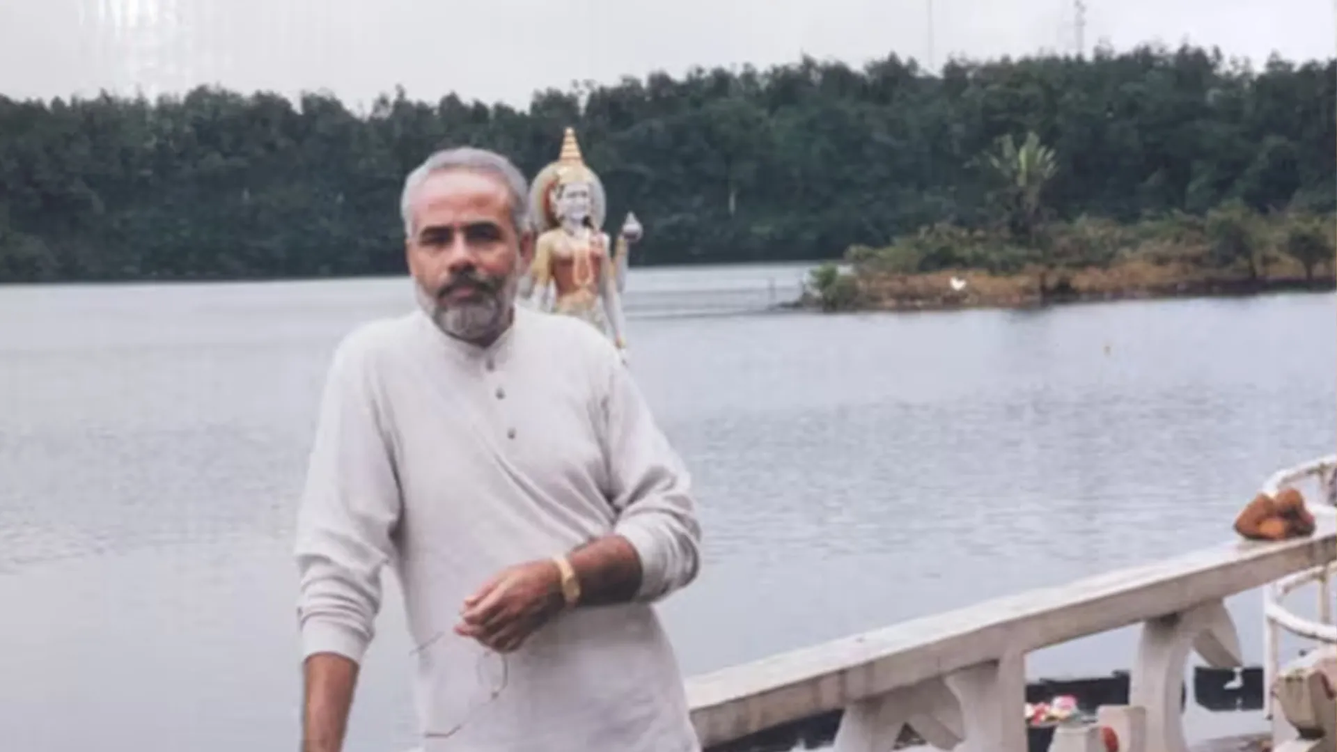 Mauritius 1998: When PM Modi Spoke at Ramayana Conference & Visited Ganga Talao