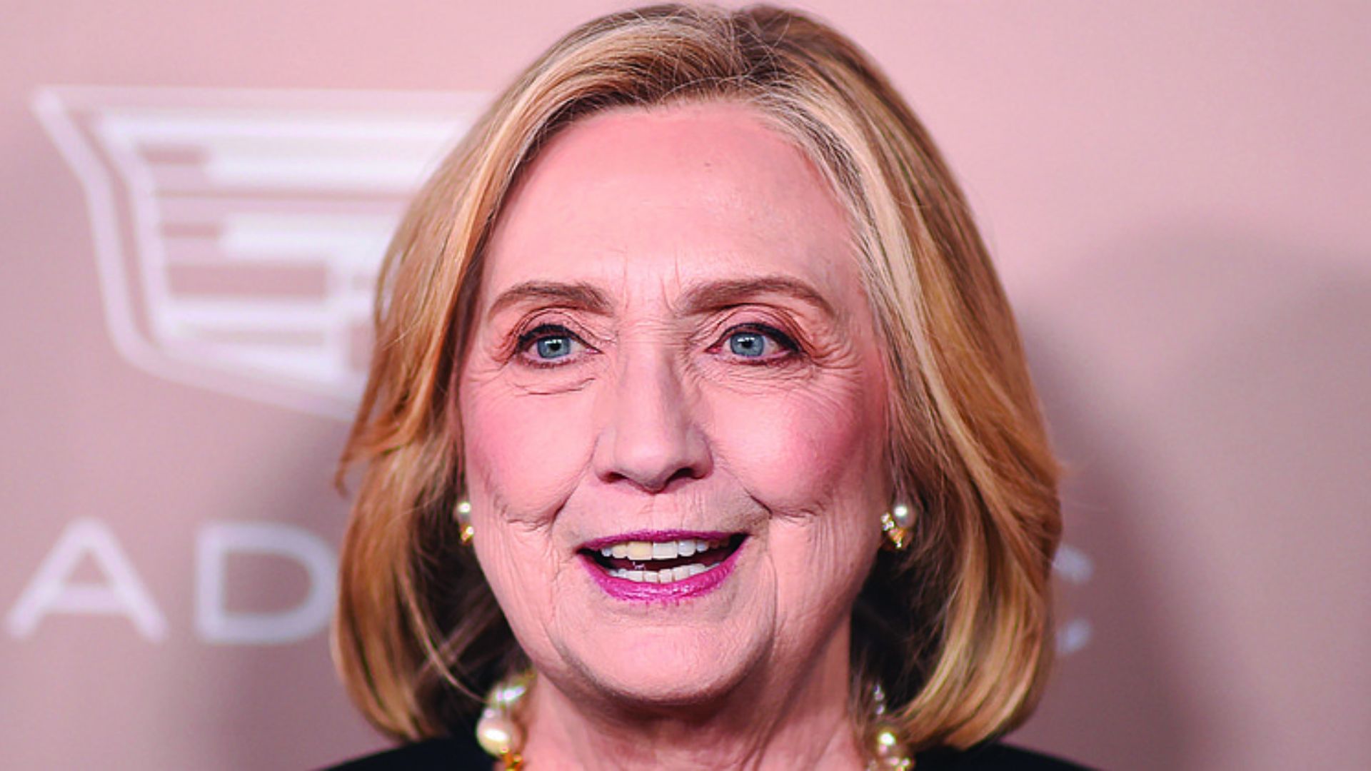 Hillary Clinton Faces New Scrutiny Over Email Server Investigation