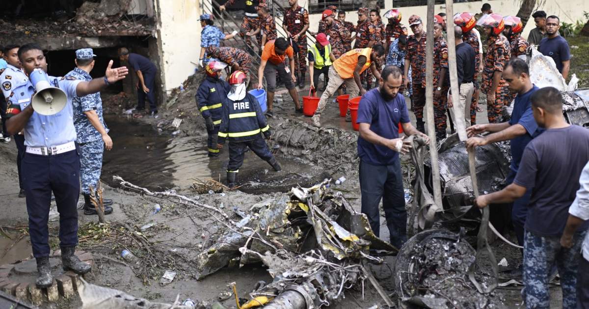 India Sends Burn-Specialist Team to Dhaka After Deadly Jet Crash