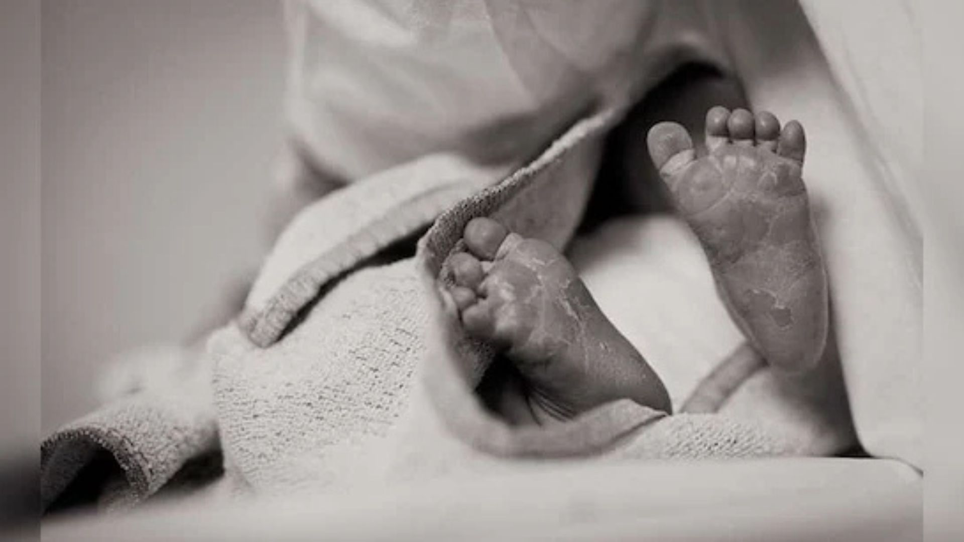 Maharashtra Woman Delivers Baby on Bus, Shockingly Throws Newborn Out Window