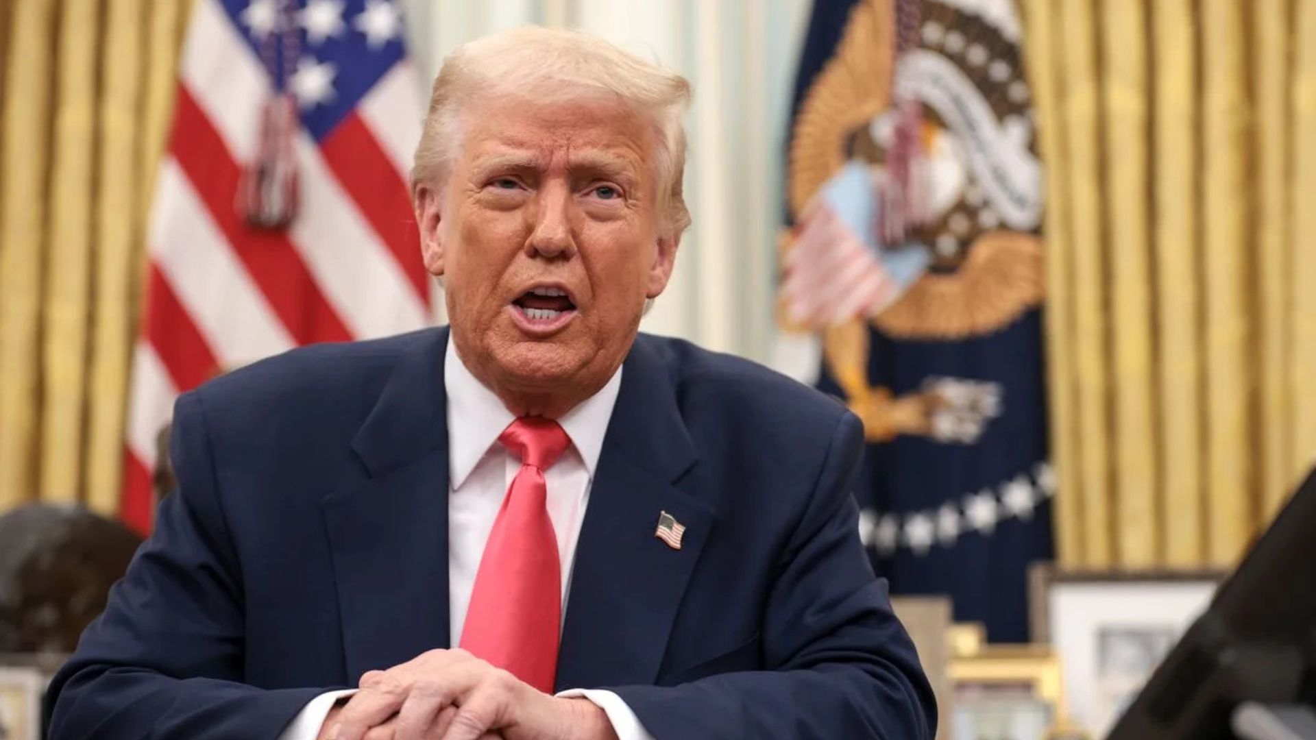 Trump Warns of 100% Tariff on Russia, Secondary Sanctions for Buyers of Russian Oil