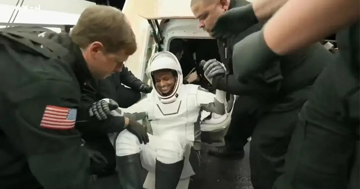 Watch Dragon Spacecraft’s Splashdown With Shubhanshu Shukla | Watch