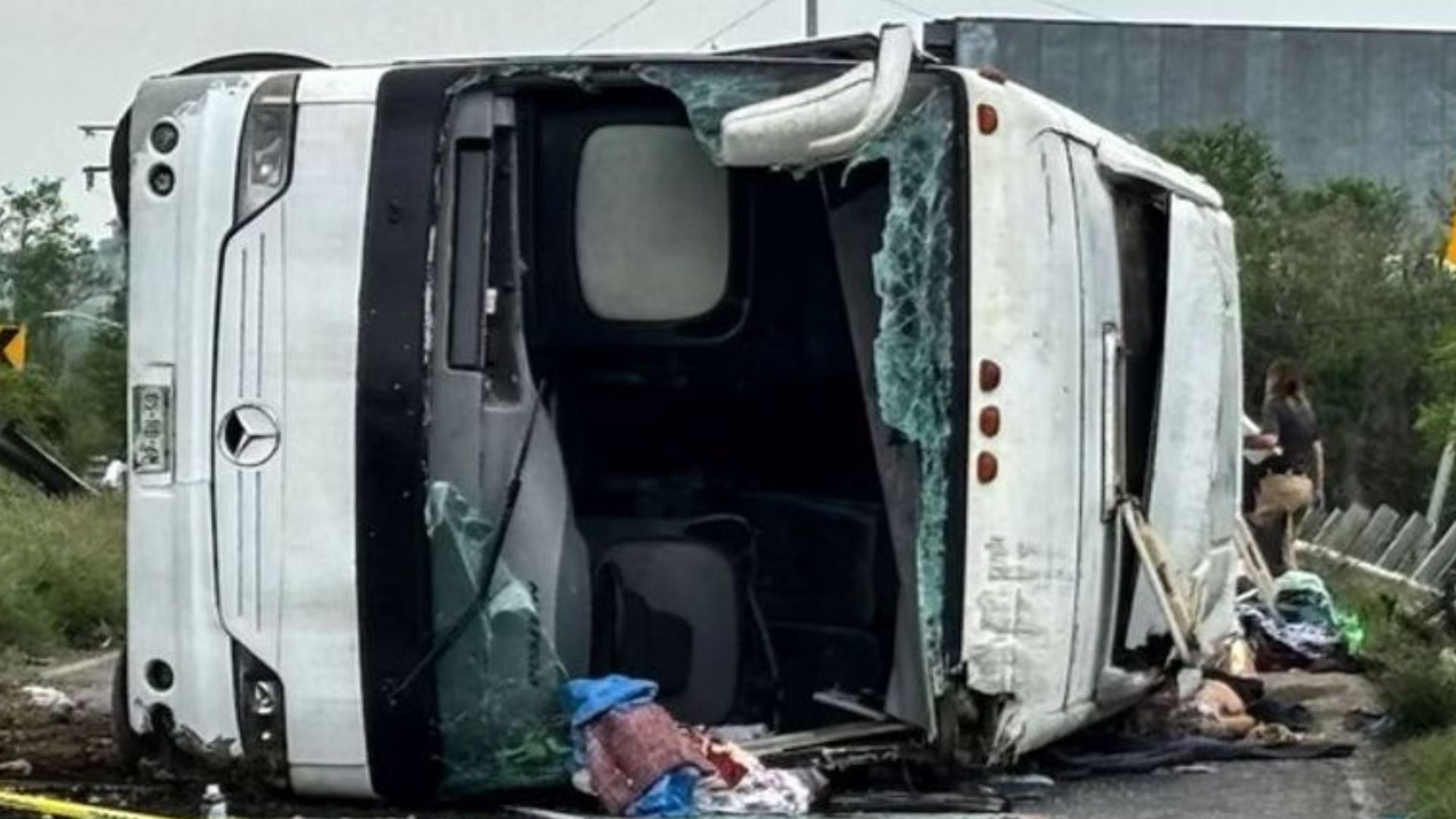 Pakistan: Speeding Bus Plunges Into Pond Near Narowal, Killing 2, Injuring 13