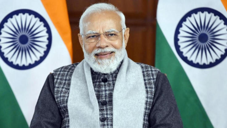 PM Modi Flags Off Yellow Line Metro and Vande Bharat in Bengaluru