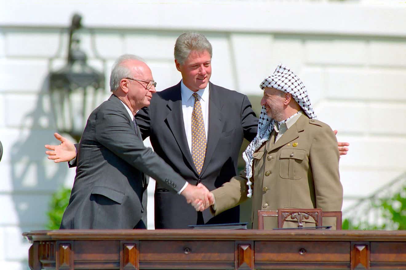 When Enemies Became Partners: 8 Handshakes That Shaped Peace - Gallery Image
