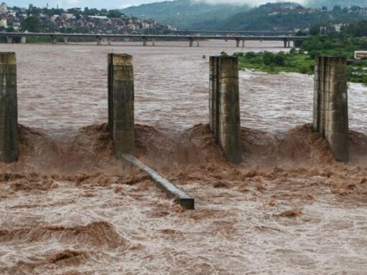 India Alerts Pakistan on Tawi Floods, Skips Indus Waters Treaty Route