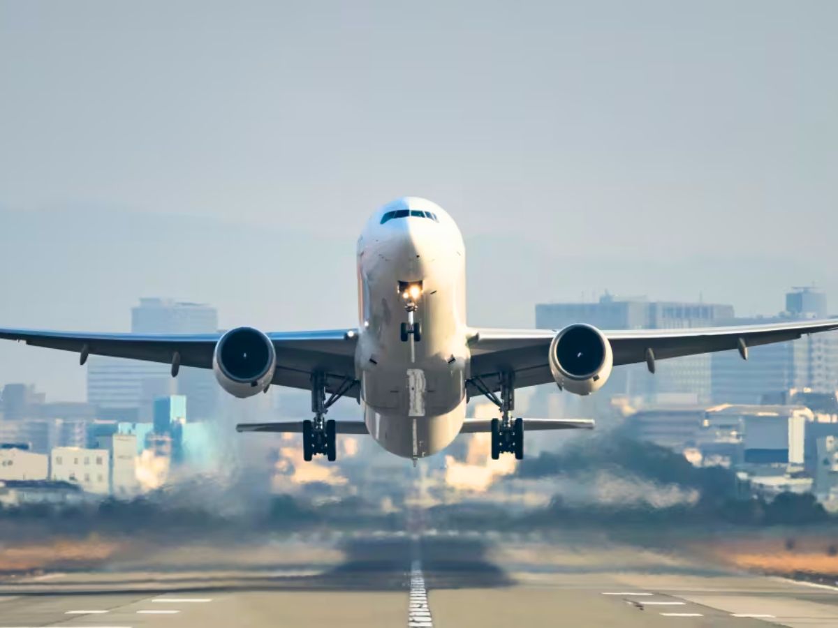 Pakistan Extends Airspace Ban on Indian Flights Despite Revenue Losses