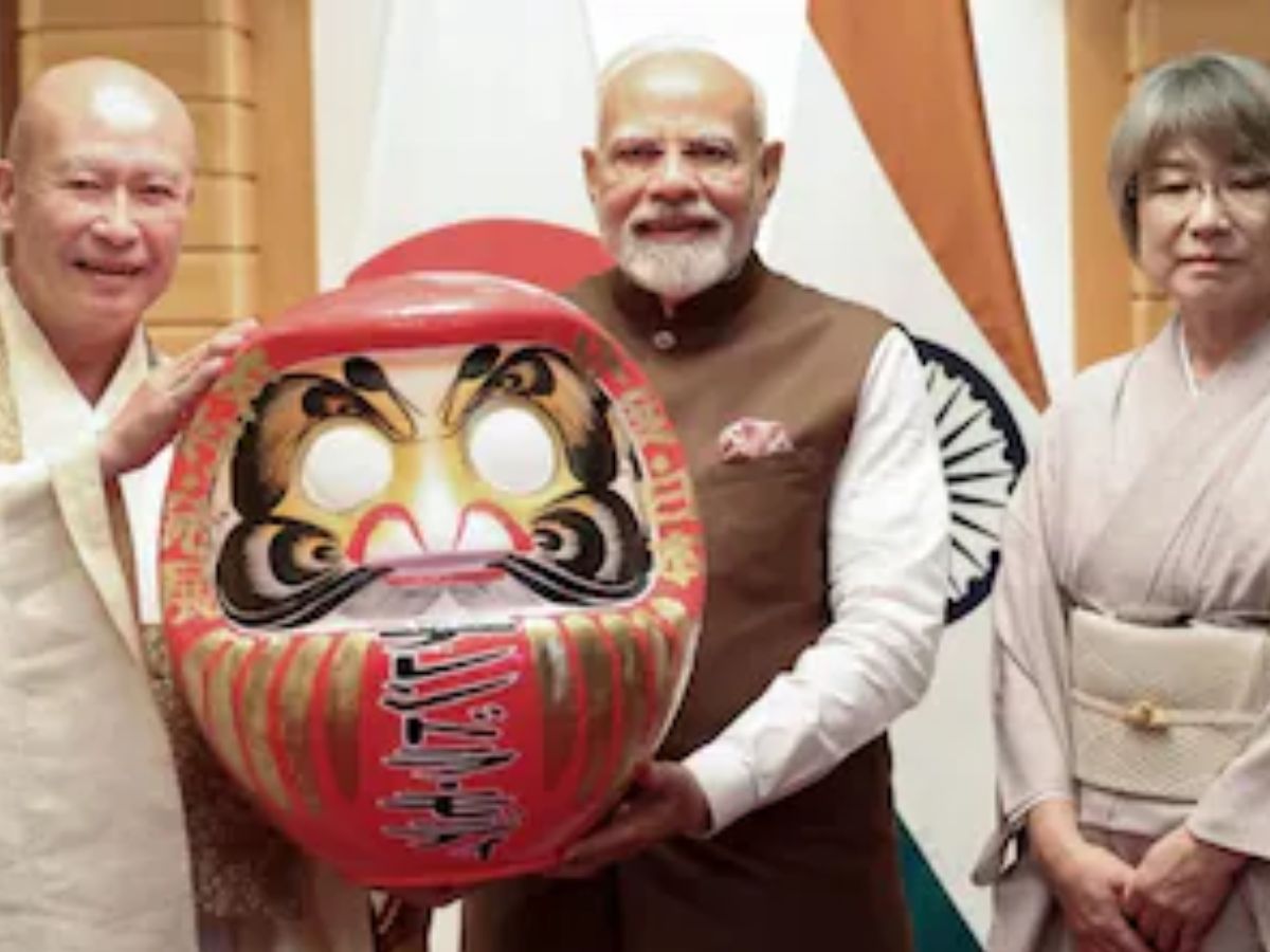 A Gift of Resilience: PM Modi Receives Daruma Doll at Shorinzan Temple in Japan | Watch