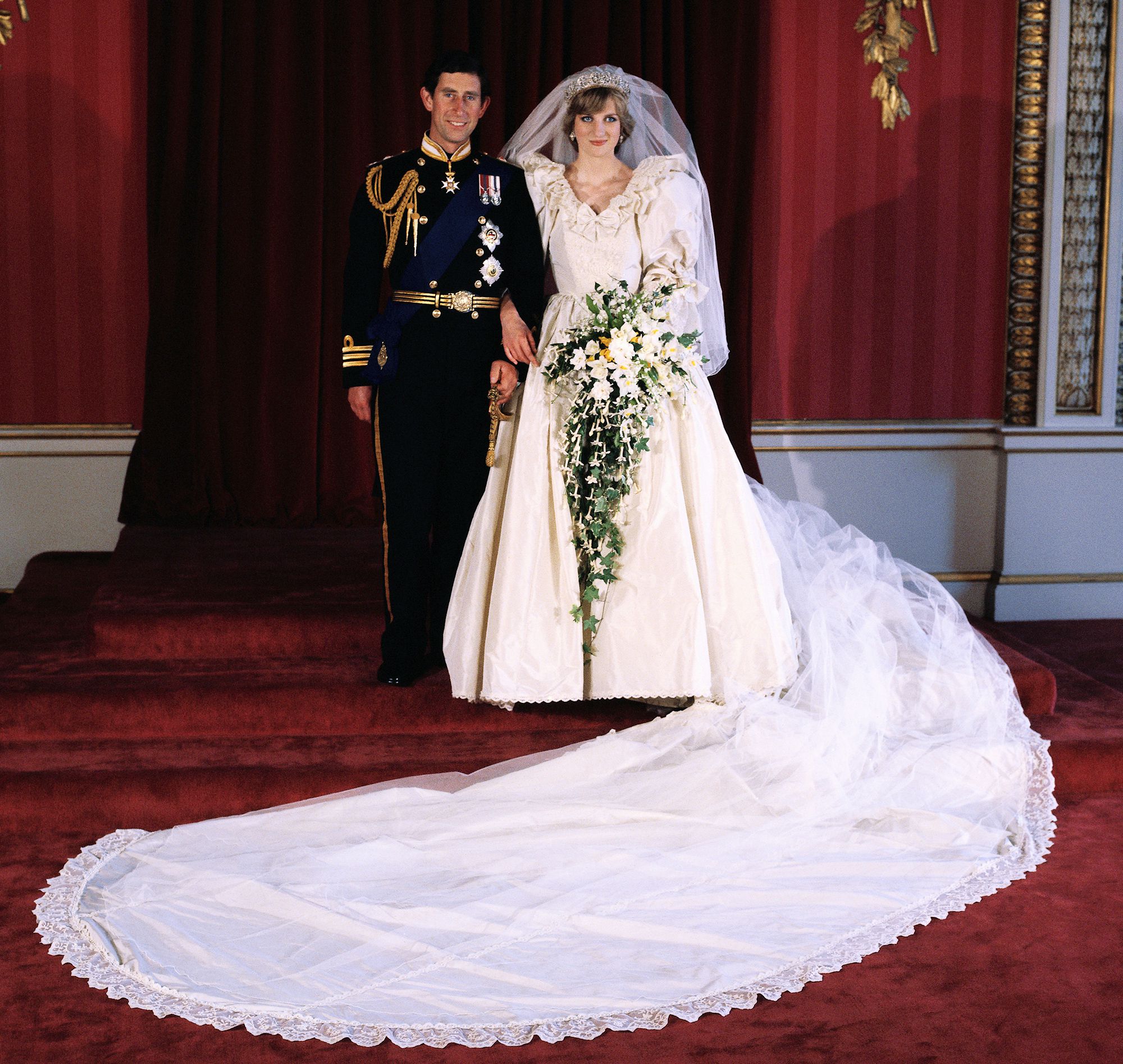 Princess Diana in her ivory silk taffeta wedding gown with 25-foot train - Photo Gallery