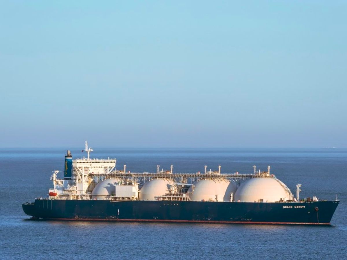 Russian Arctic LNG 2 Tankers Test Trump’s Sanctions: Energy vs Diplomacy