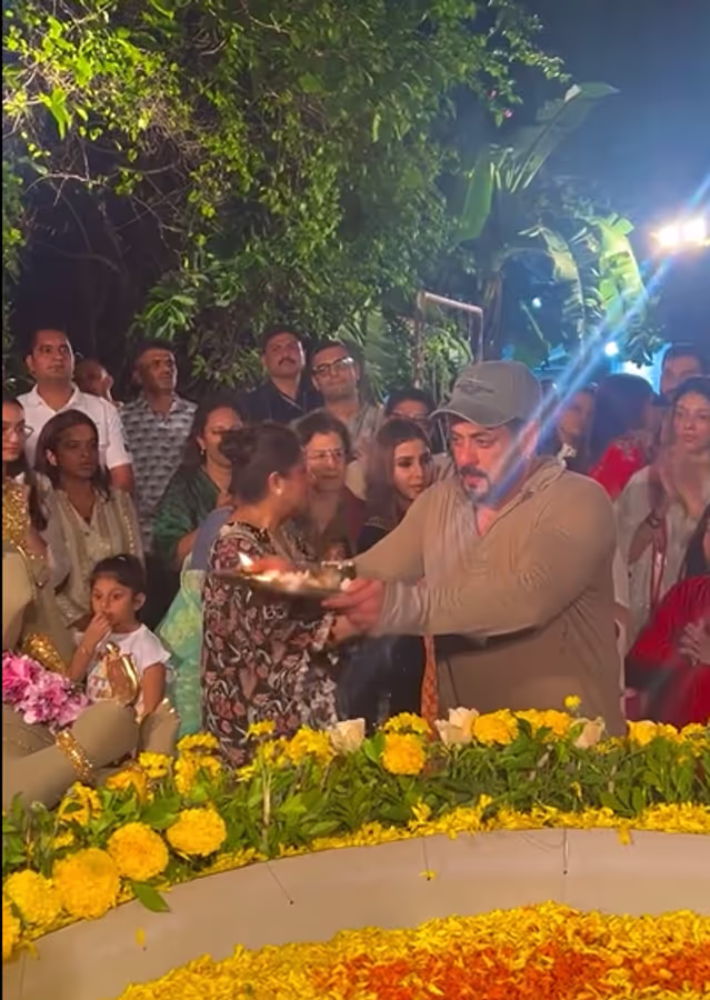 From Kareena to Salman: Celebs Shine Bright at Ganesh Chaturthi 2025