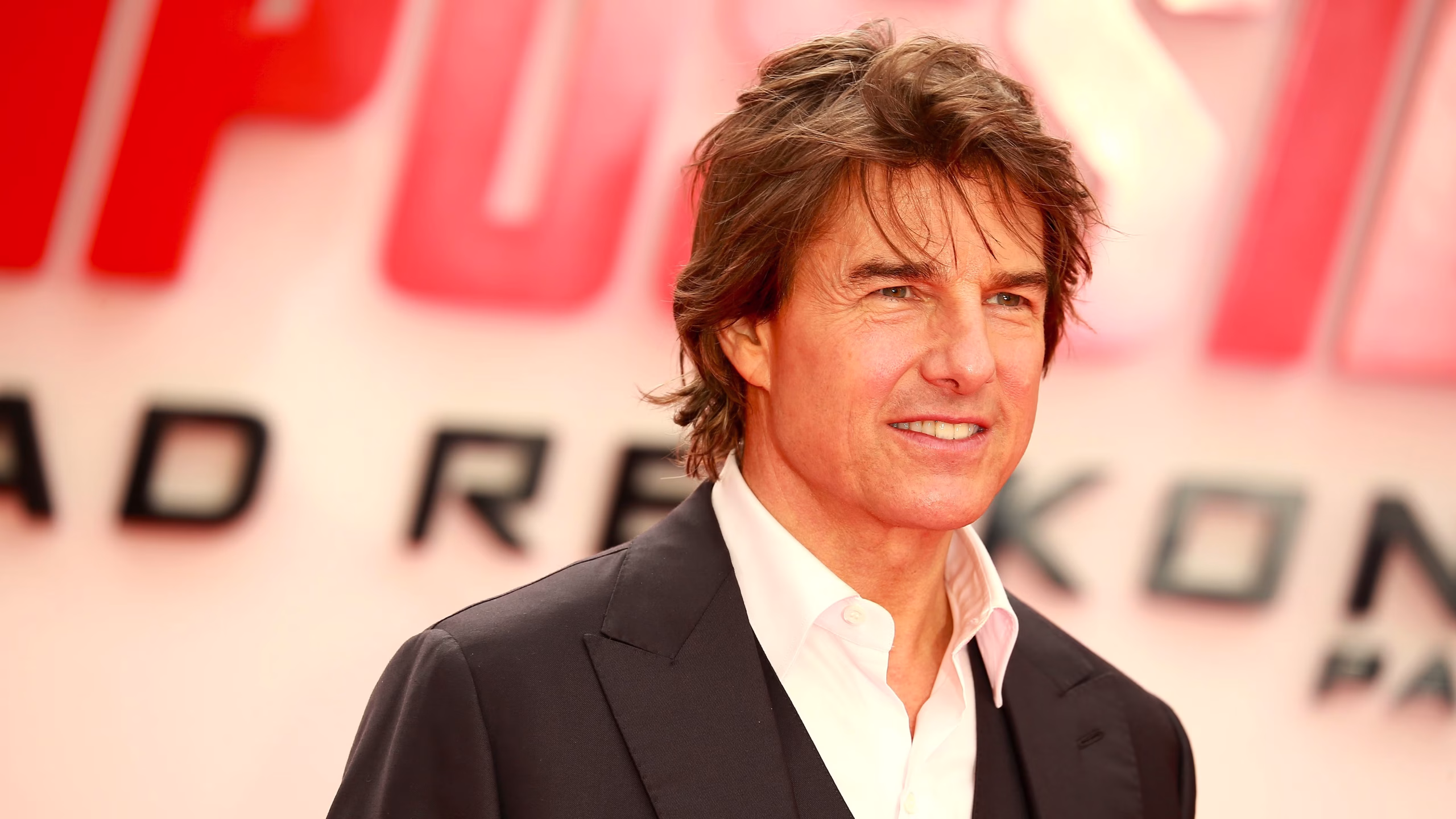 Tom Cruise at a red carpet event, announced as recipient of an honorary Oscar - Photo Gallery