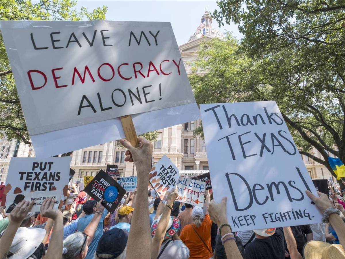 Texas Democrats Return Home Victorious After Heated Redistricting Battle