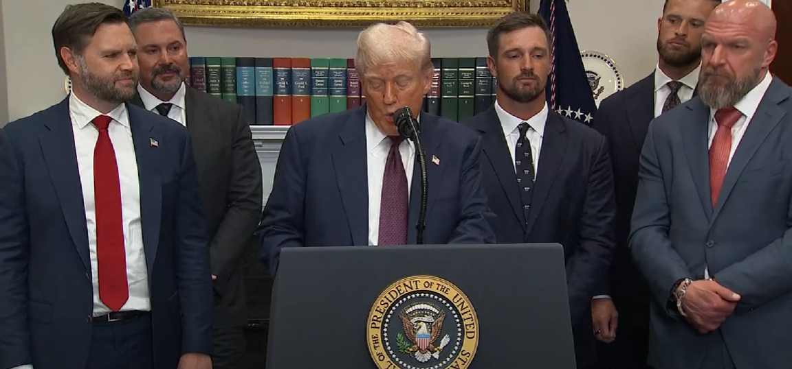 Top 8 Awkward Moments of Donald Trump - Gallery Image