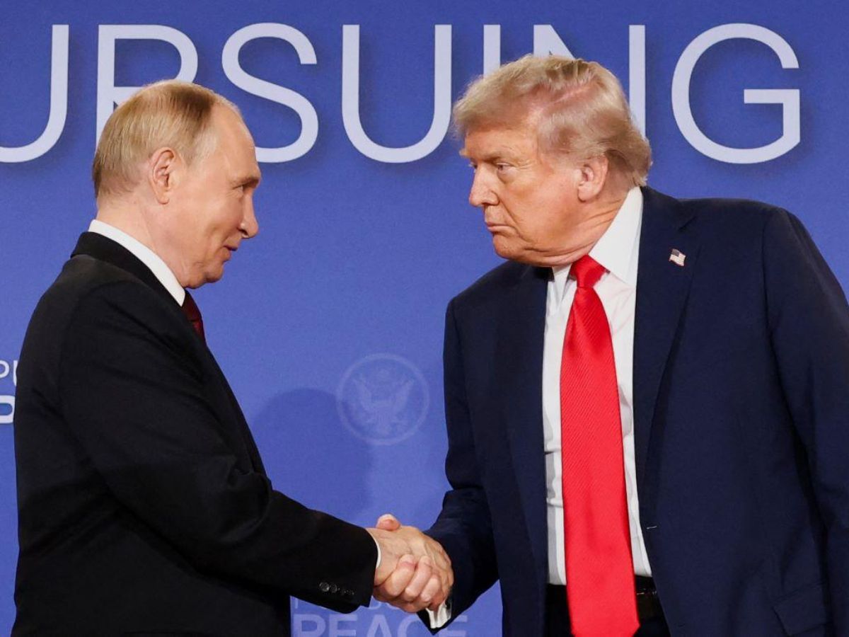 Trump Hints at ‘Massive Sanctions’ as Two-Week Countdown on Ukraine Peace Talks Begins