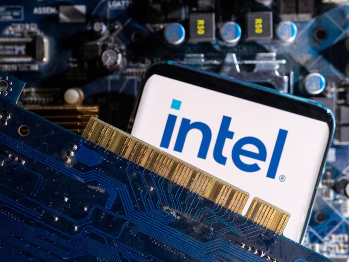 Trump Secures 10% Stake in Intel for U.S. Government, Shaking Up Corporate Norms