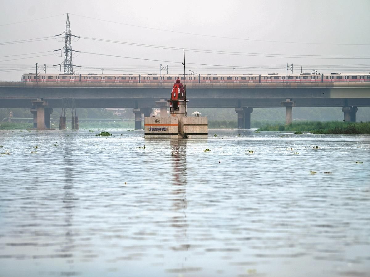 Yamuna Breaches Warning Level in Delhi, Flood Alert Issued