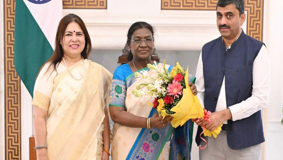 CABI Chairman meets President of India Droupadi Murmu presents details of Women's T20 World Cup, for the Blind