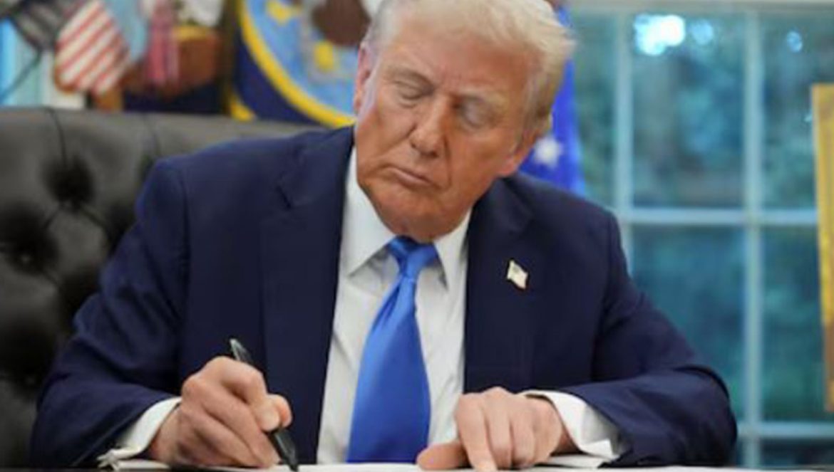 "H1B visa holders don't need to rush back to US, new rules, including fees, apply to new applicants": Senior US Administration official