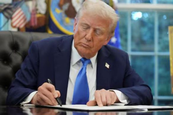 "H1B visa holders don't need to rush back to US, new rules, including fees, apply to new applicants": Senior US Administration official