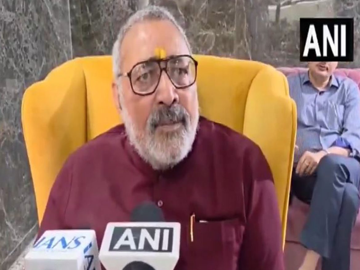 "Tejashwi Yadav, Rahul Gandhi should apologise for insulting PM's mother, Bihar will punish them": Giriraj Singh