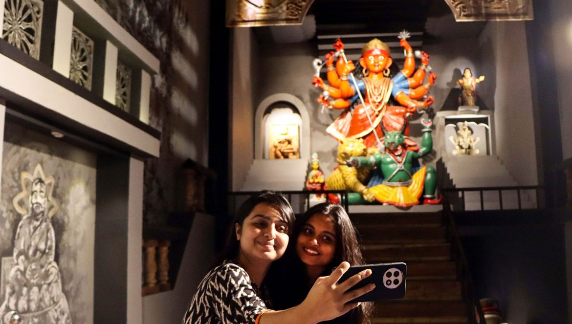 Navratri 2025: From physical activity to balanced meals, experts suggest focusing on hydration, energy-boosting foods, mindful eating