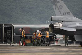 Taiwan detects 3 Chinese aircraft and 4 naval vessels near its territory