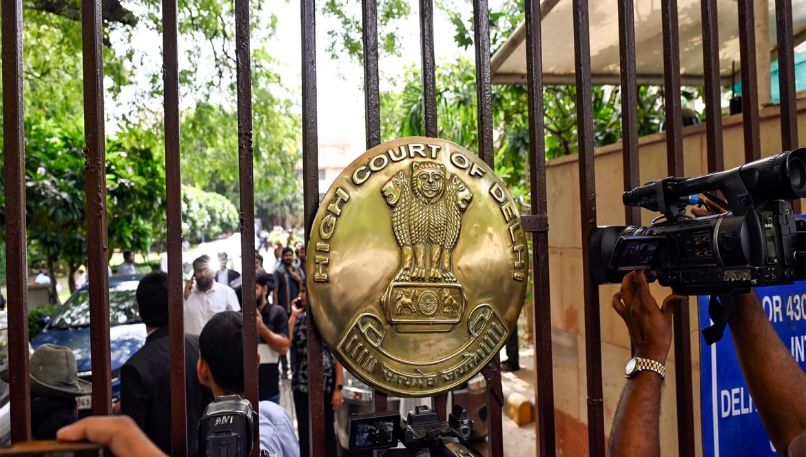 Delhi HC pulls up police officer for intimidating lawyers; seeks written apology