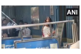 Actor-influencer Anveshi Jain arrives at ED office in alleged betting app case