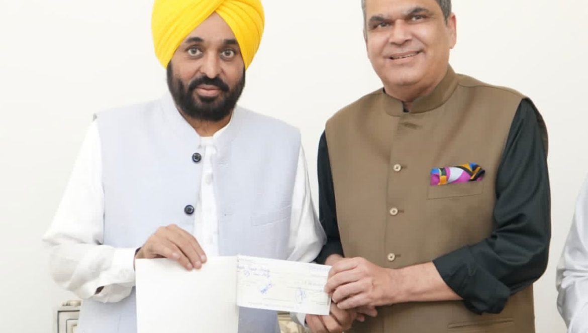 Punjab Minister Sanjeev Arora, industrialists meet CM Bhagwant Mann, contribute Rs 6 cr to 'Mission Chardikala'