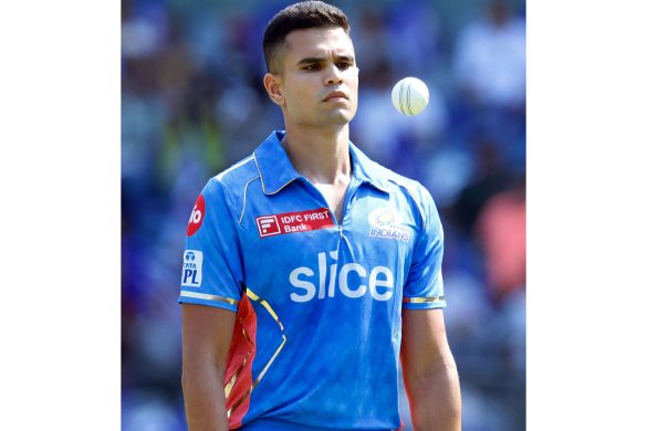 Arjun Tendulkar dismisses Samit Dravid, repeats father's 22-year-old feat