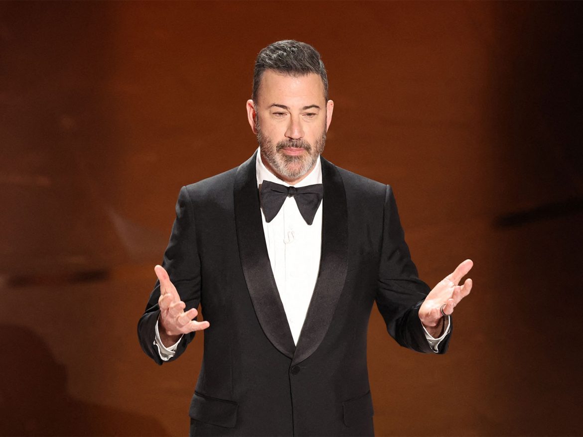 Jimmy Kimmel gets standing ovation on return with emotional monologue